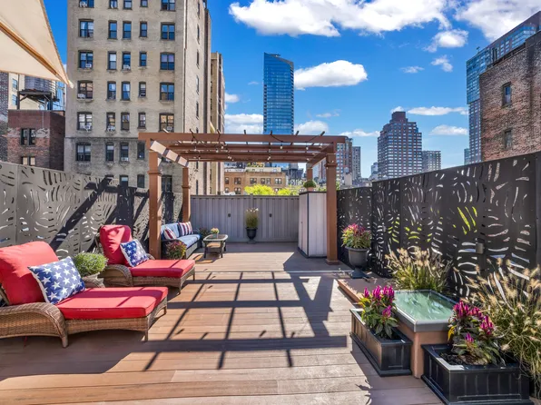 24 West 70th Street image 2 of 13