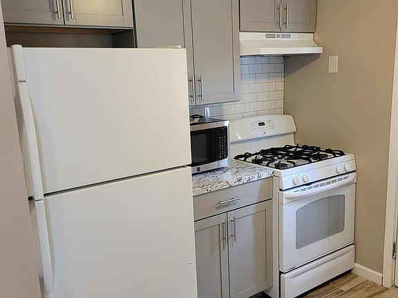 4th image of 155 Aspen St