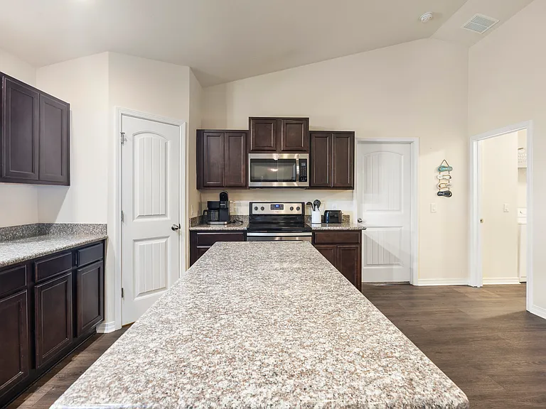 7861 Pleasant Oak Ave — Photo 13