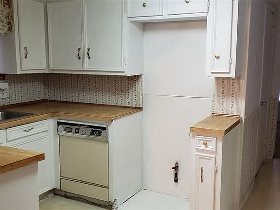 4th image of 12103 Hayes Ln