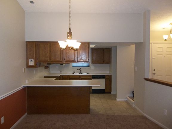 2nd image of 5781 Rosemont Dr