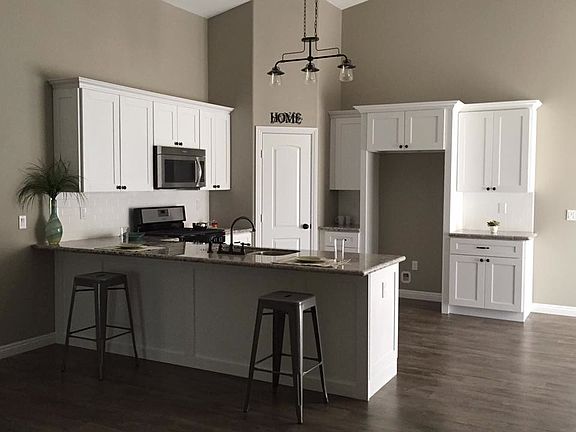 4th image of 61331 Lucerne Dr
