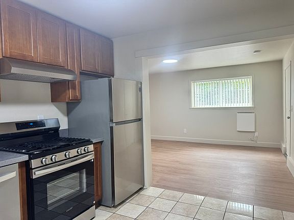 3rd image of 2222 E 30th St APT A