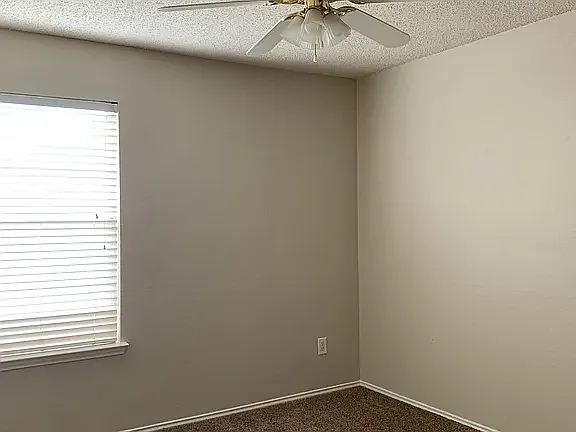 2028 Fox Glen Dr — Photo 17