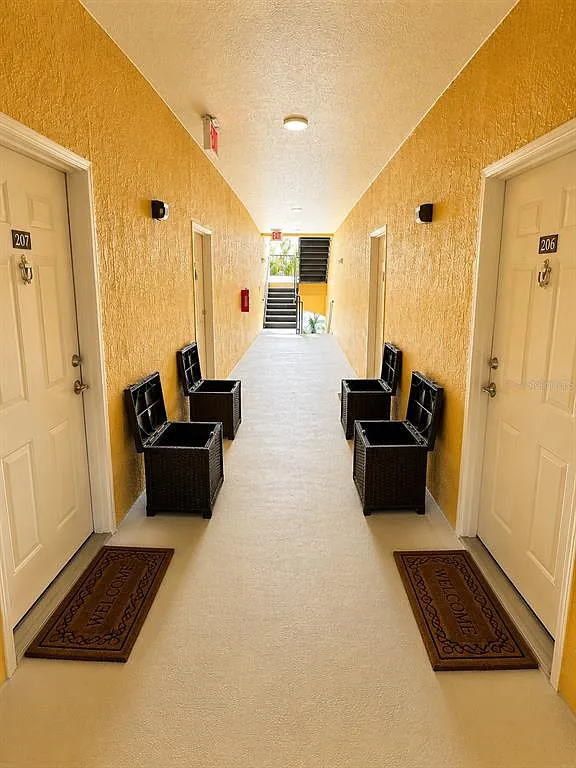 3 bed, 2.0 bath, 1369 sqft, $1,950 — Photo 3