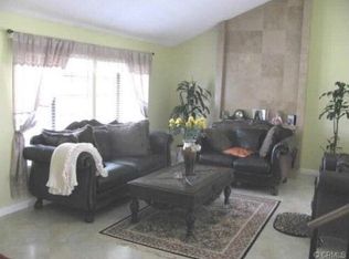 1390 Oxford Cir, Corona, CA 92878