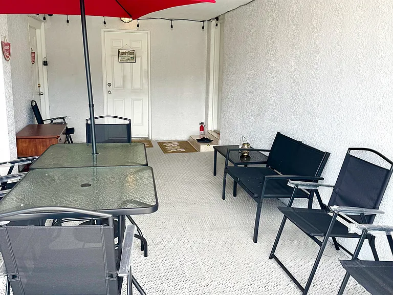 3x1 FRONTYARD RENTAL OR FULL HOUSE