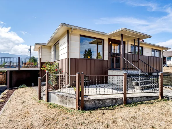 1038 W 7th Street, Port Angeles, WA 98363