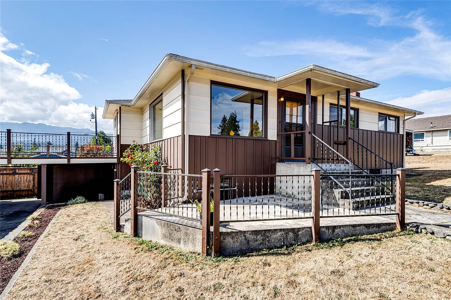 1038 W 7th Street photo 1