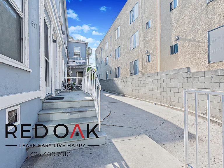 855 Irolo St #2 — Photo 11