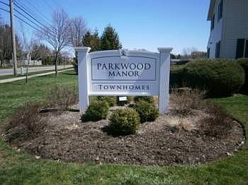 2nd image of 44 Park Sq