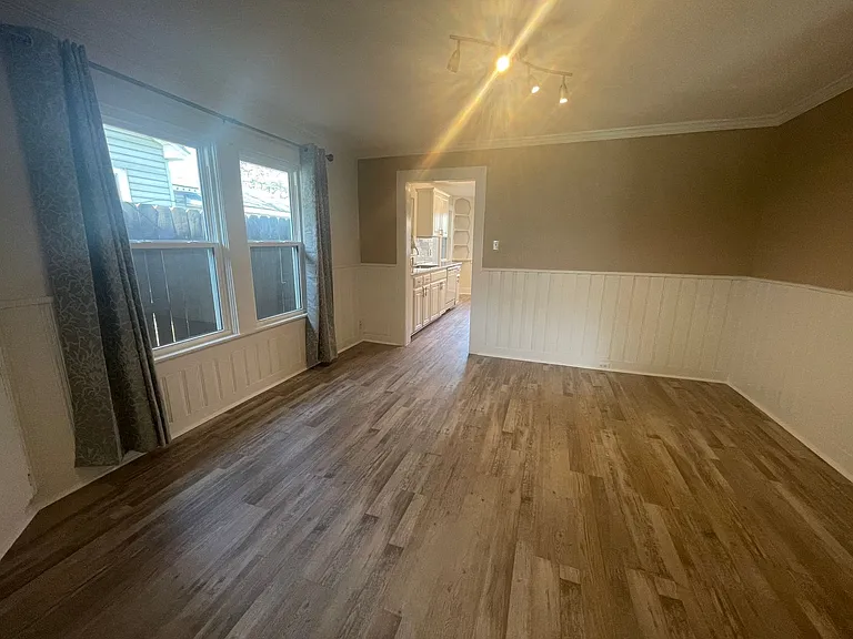 3320 W 5th St — Photo 12
