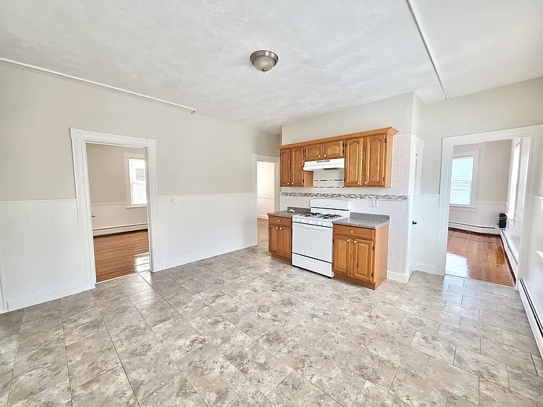 524 Charles St #2F — Photo 10