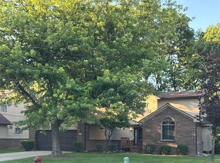 6257 Gatewood, West Bloomfield, MI 48322