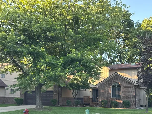 6257 Gatewood, West Bloomfield, MI 48322