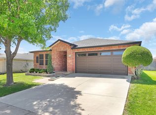 700 Harris Ridge Dr, Arlington, TX 76002