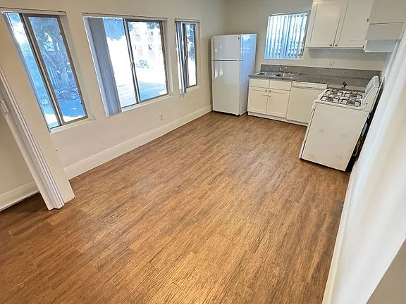 5th image of 2118 1/2 E Cesar E Chavez Ave Unit 4