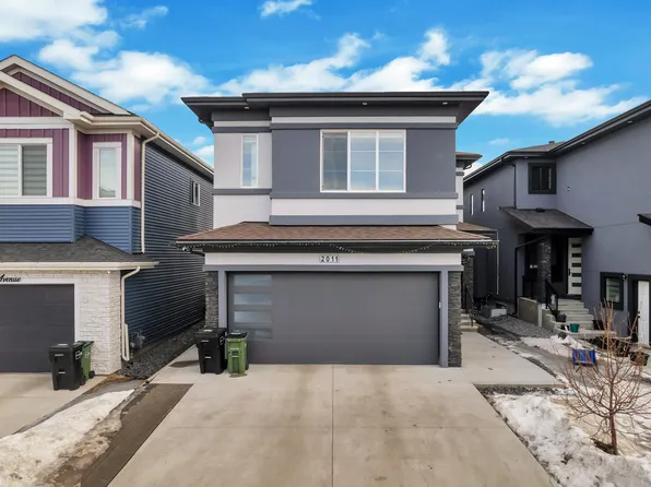 2011 18th Ave NW, Edmonton, AB T6T 2M8