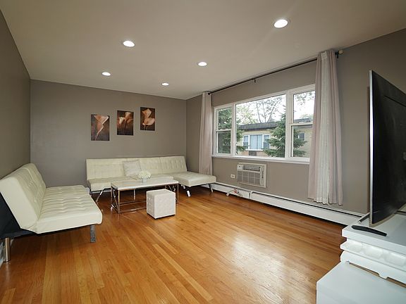 2nd image of 1714 W Touhy Ave #B3e