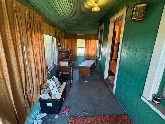 2nd image of 801 S Range St