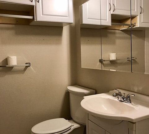 1st floor bath