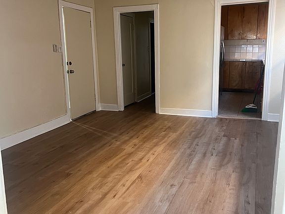 3rd image of 3801 Montclair St #1/2