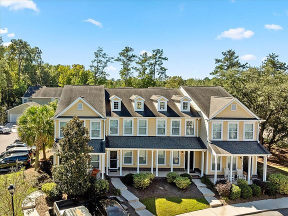 2nd image of 108 Bennett Ln