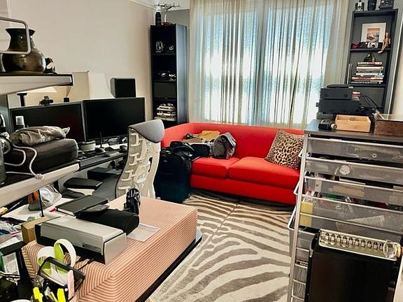 2nd image of 33 Park Ave