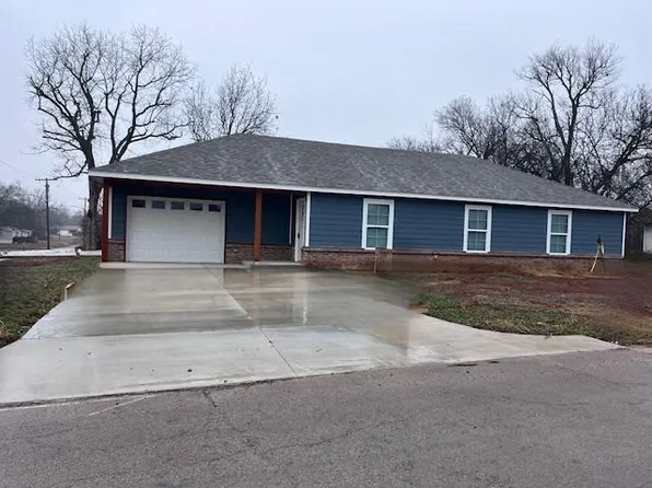 1104 N Central Ave, Cushing, OK 74023