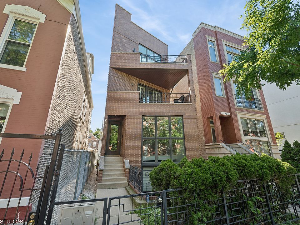 1st image of 901 N Wood St APT 3