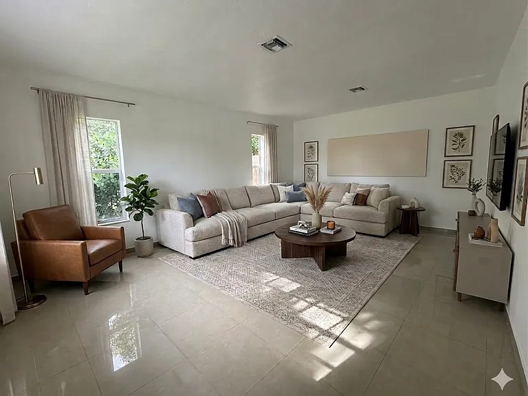 21011 NE 13th Pl — Photo 3