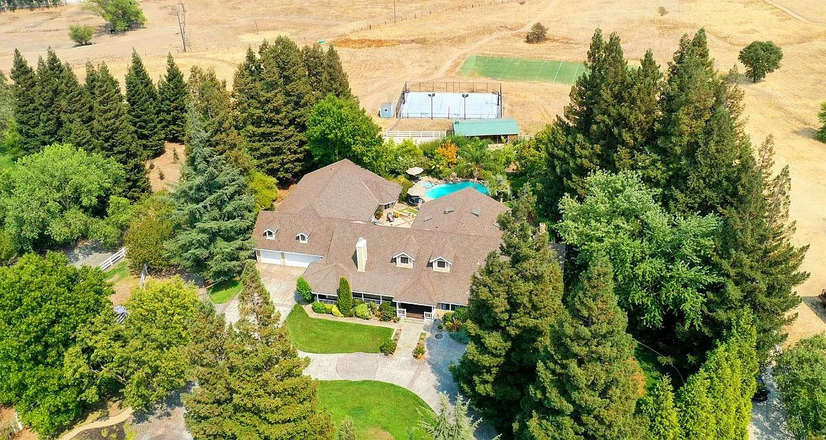 12031 Green Rd S photo 1