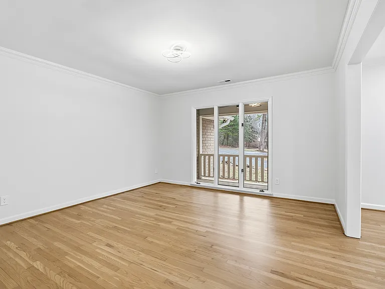1504 Homestead Rd — Photo 11