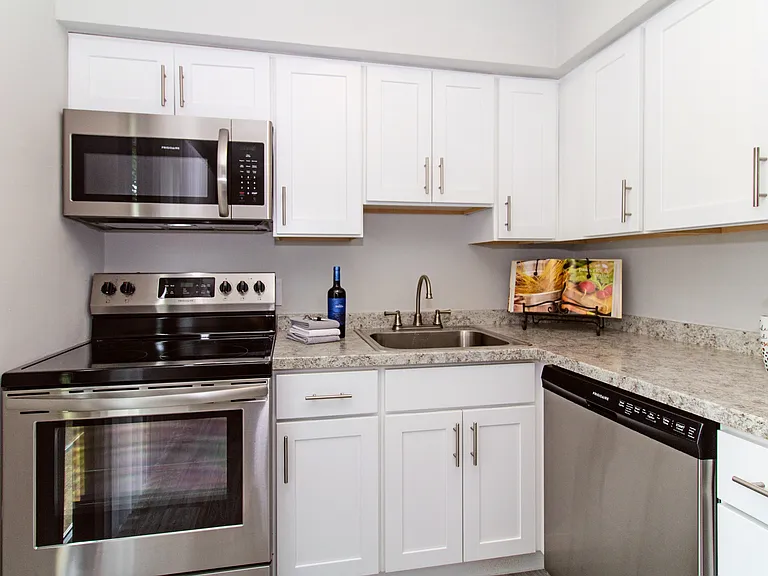 Sterling Kitchen8471