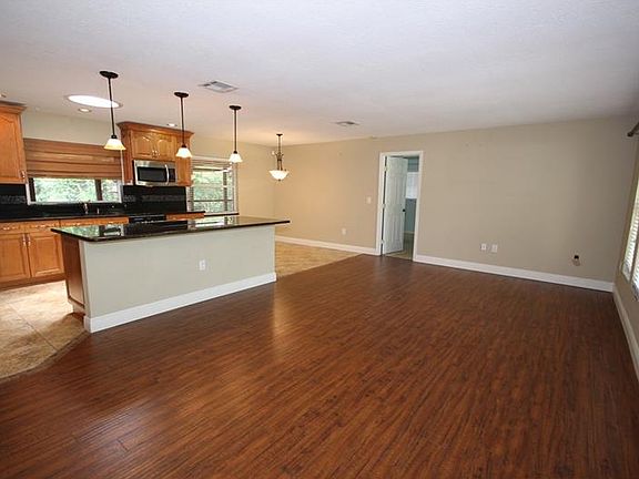 2nd image of 318 Heather Ave