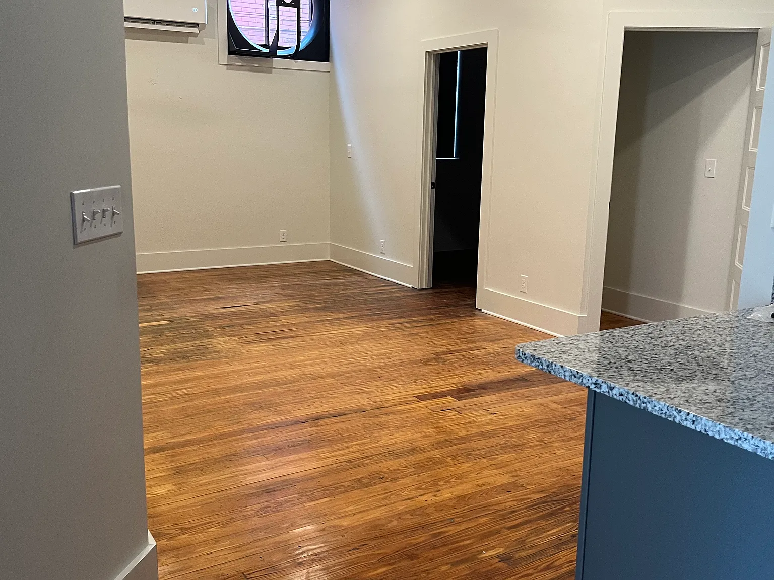 2 bed, 1000 sqft, $1,450 — Photo 4