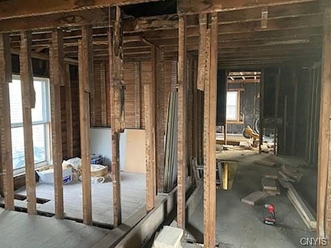 3rd image of 114 Mechanic St