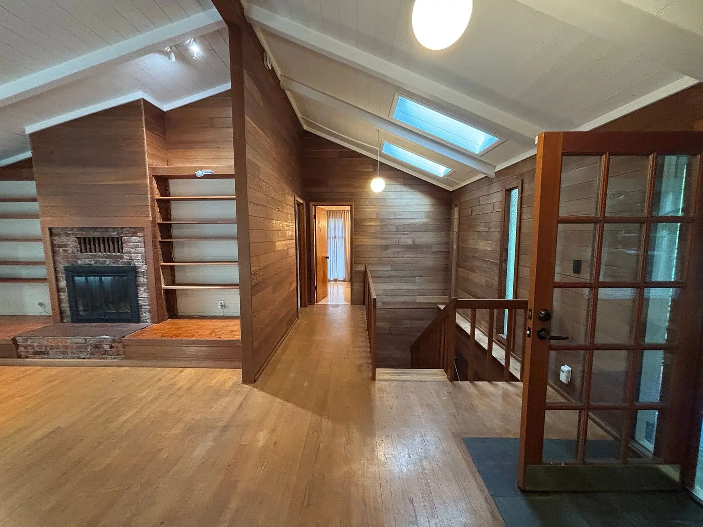 A One-of-a-Kind Mid-Century Gem in Fauntleroy — Photo 4