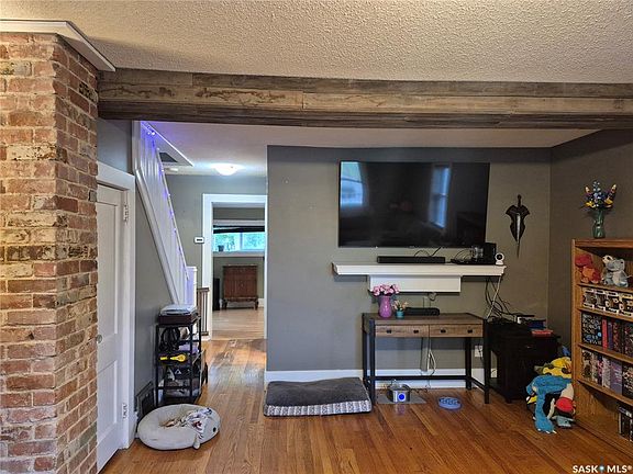 5th image of 476 9th AVENUE NE