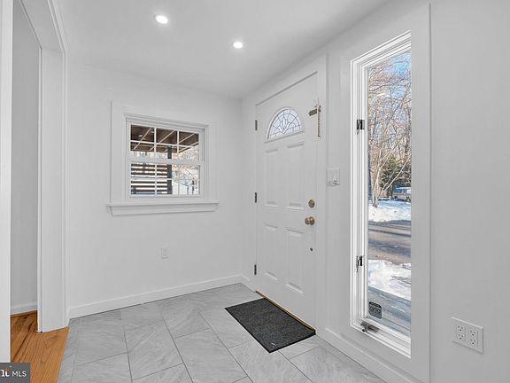 5th image of 2950 Tobacco Rd