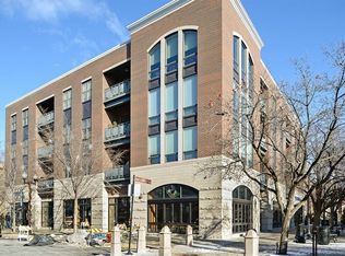 2326 W Giddings St APT 203, Chicago, IL 60625