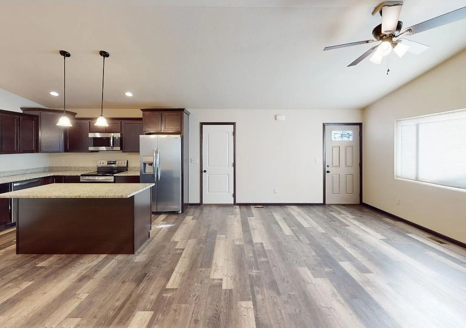 Stylish Living in a 3-Bed, 2-Bath Townhome with a 2-Car Garage — Photo 4