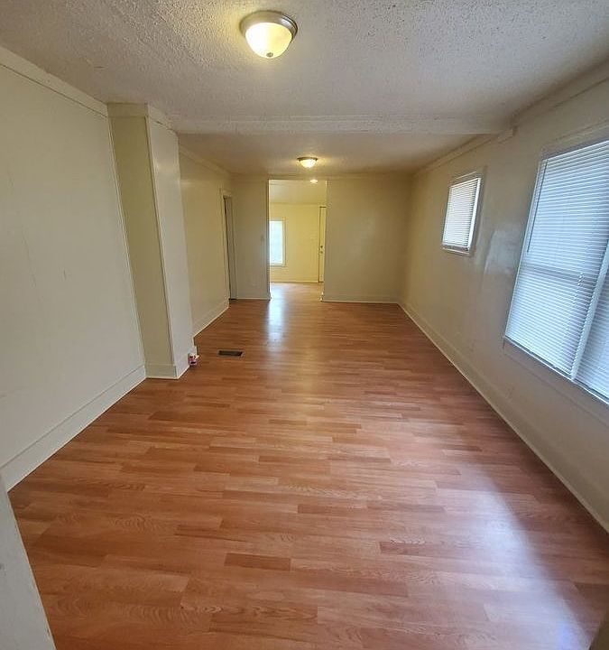 2nd image of 3110 Newton Ave