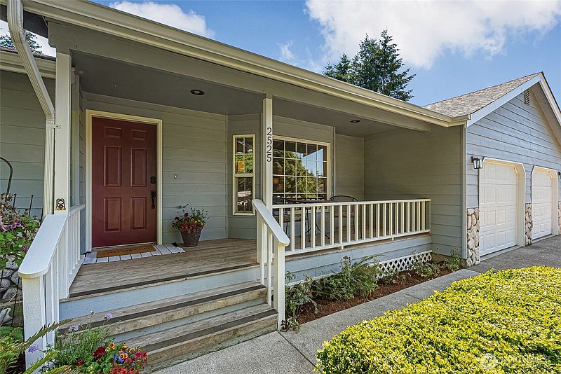 3rd image of 2525 Silves Court