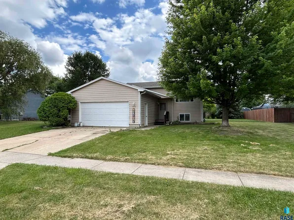 135 W Carroll St, Tea, SD 57064