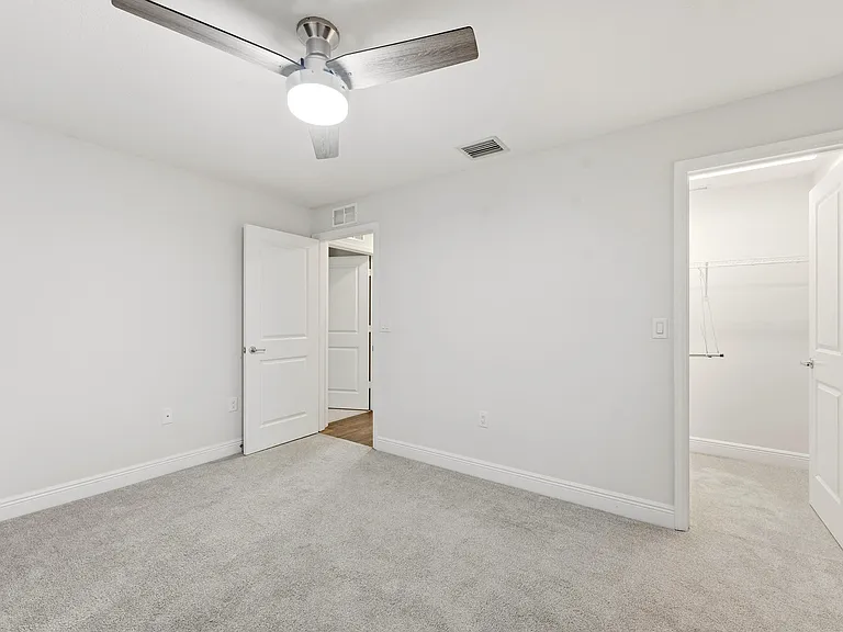 1692 SW Alvaton Ave — Photo 27
