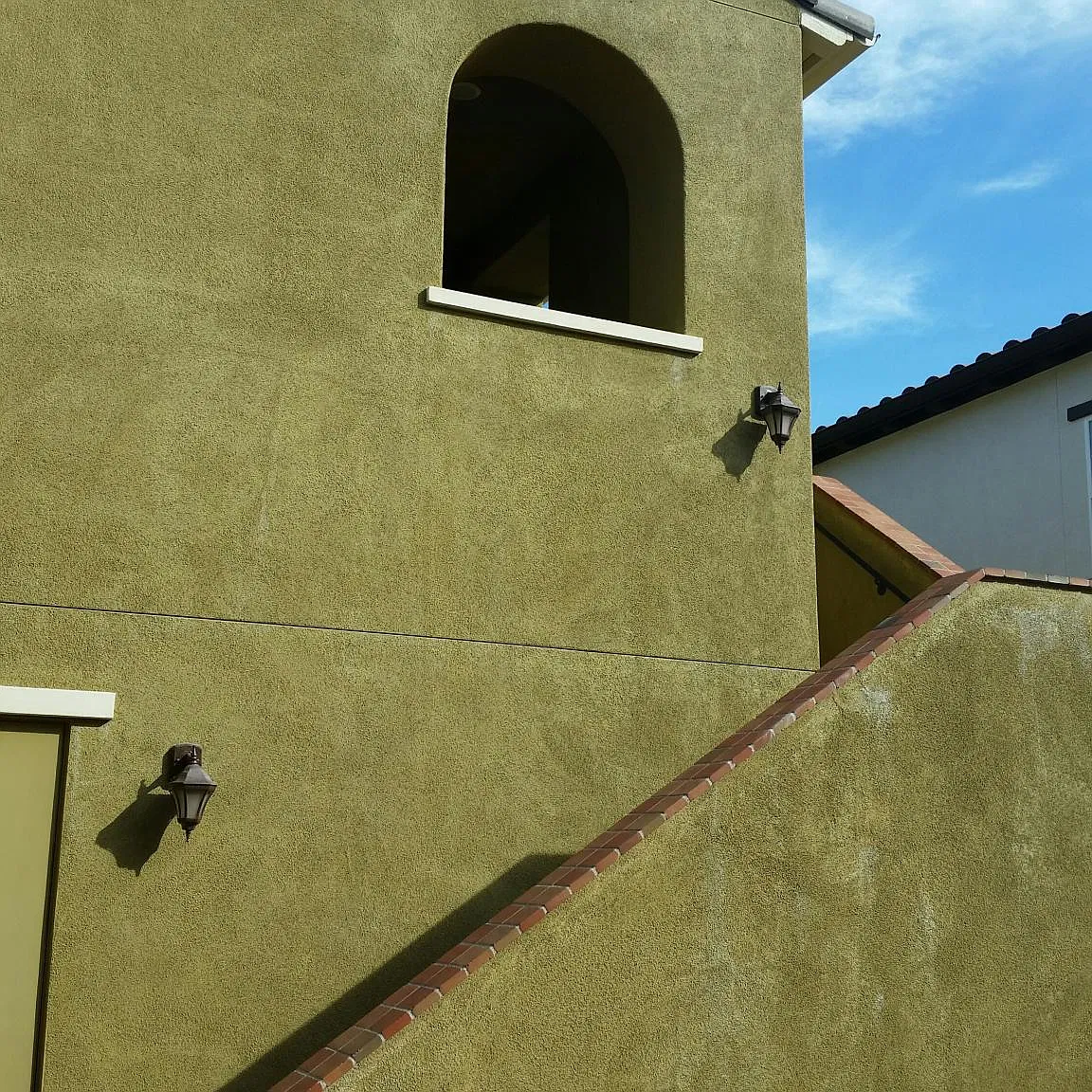 185 Lucy Ln — Photo 1