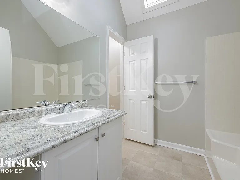 400 Lone Oak Dr — Photo 10