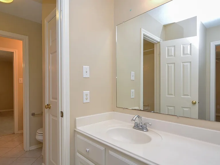 17415 Fountainview Cir — Photo 20