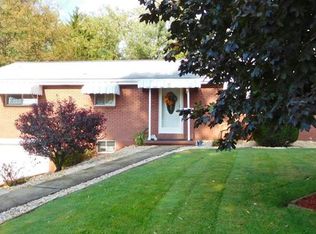 15 S Rolling Hills Ave, Irwin, PA 15642